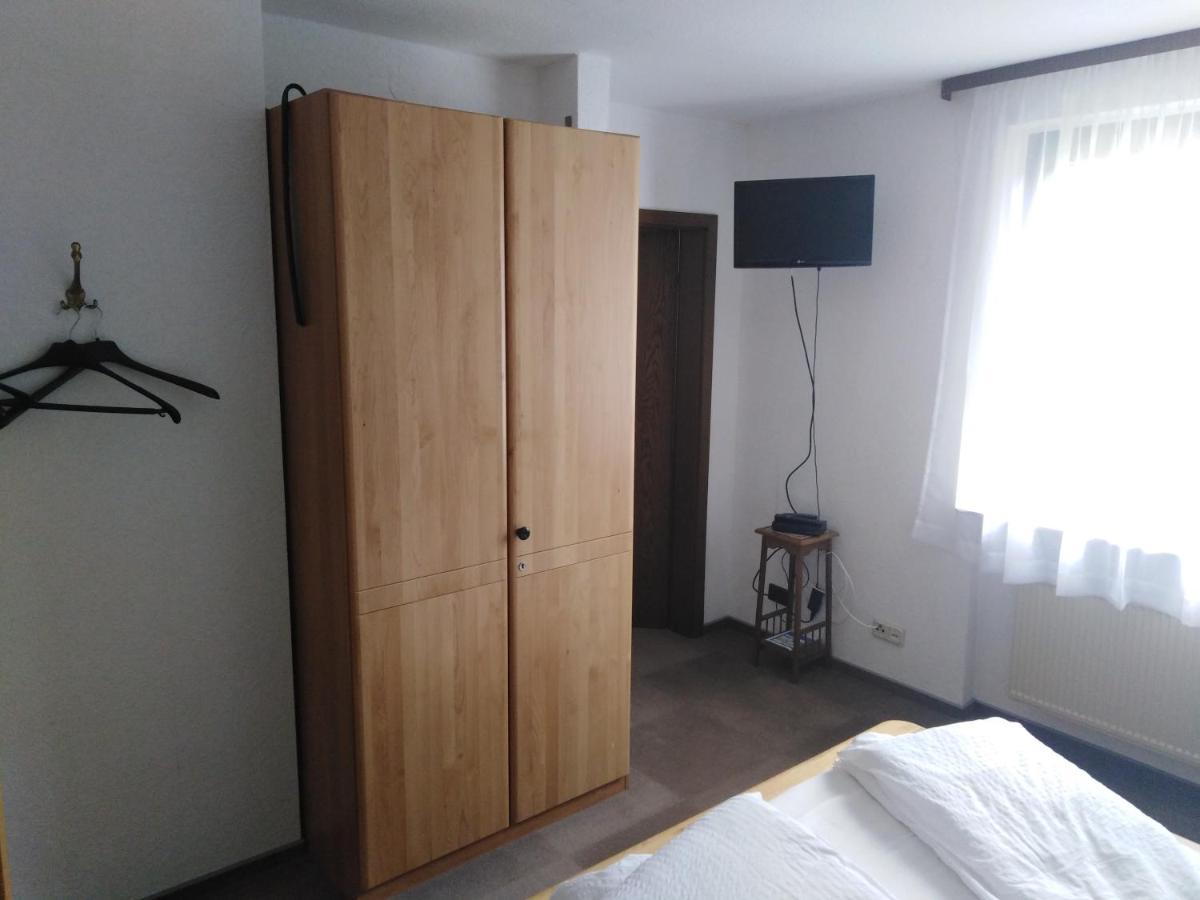 Zimmer Ohne Fruehstueck In Der Forellenzucht Burgen  Exterior foto